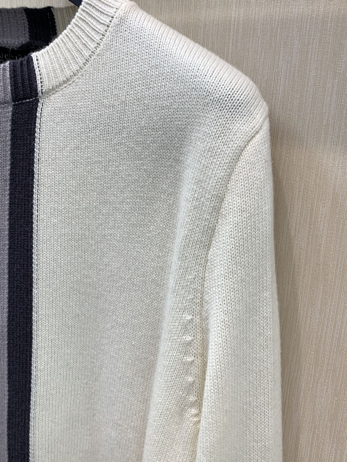 ，Gucci 古驰，2026冬季最新款，专柜同步有售，原单狠货，时尚休闲圆领长袖针织毛衣，上身很有特点！吸睛而有亮点，进