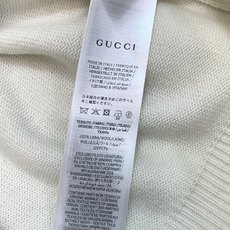 ,Gucci 古驰,2026冬季最新款,专柜同步有售,原单狠货,时尚休闲立领长袖针织开衫毛衣,上身很有特点!吸睛而有亮点 ,Gucci 古驰,2026冬季最新款,专柜同步有售,原单狠货,时尚休闲立领长袖针织开衫毛衣,上身很有特点!吸睛而有亮点