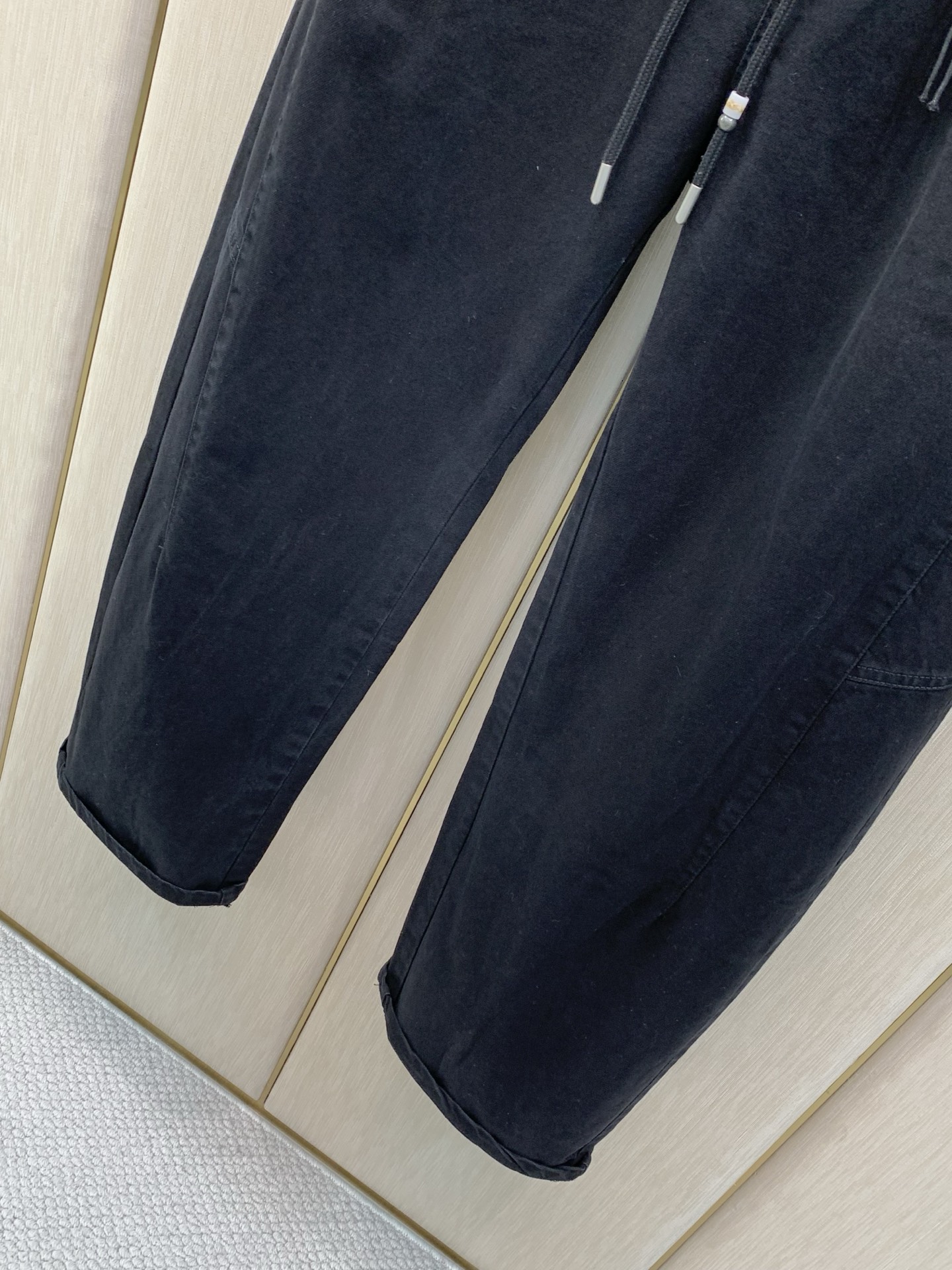 ，Balenciaga 巴黎世家，2026秋季最新品，专柜同步有售，原单狠货，时尚休闲裤，进口原版面料，舒适有弹性，顶级