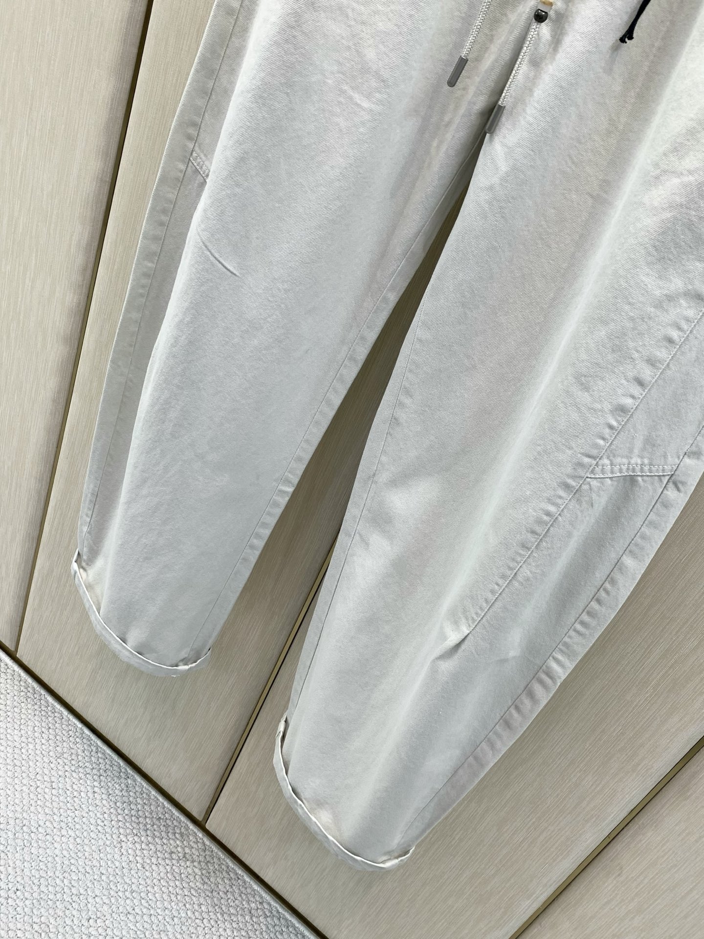 ，Balenciaga 巴黎世家，2026秋季最新品，专柜同步有售，原单狠货，时尚休闲裤，进口原版面料，舒适有弹性，顶级