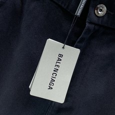 ,Balenciaga 巴黎世家,2026秋季最新品,专柜同步有售,原单狠货,时尚休闲裤,进口原版面料,舒适有弹性,顶级 ,Balenciaga 巴黎世家,2026秋季最新品,专柜同步有售,原单狠货,时尚休闲裤,进口原版面料,舒适有弹性,顶级