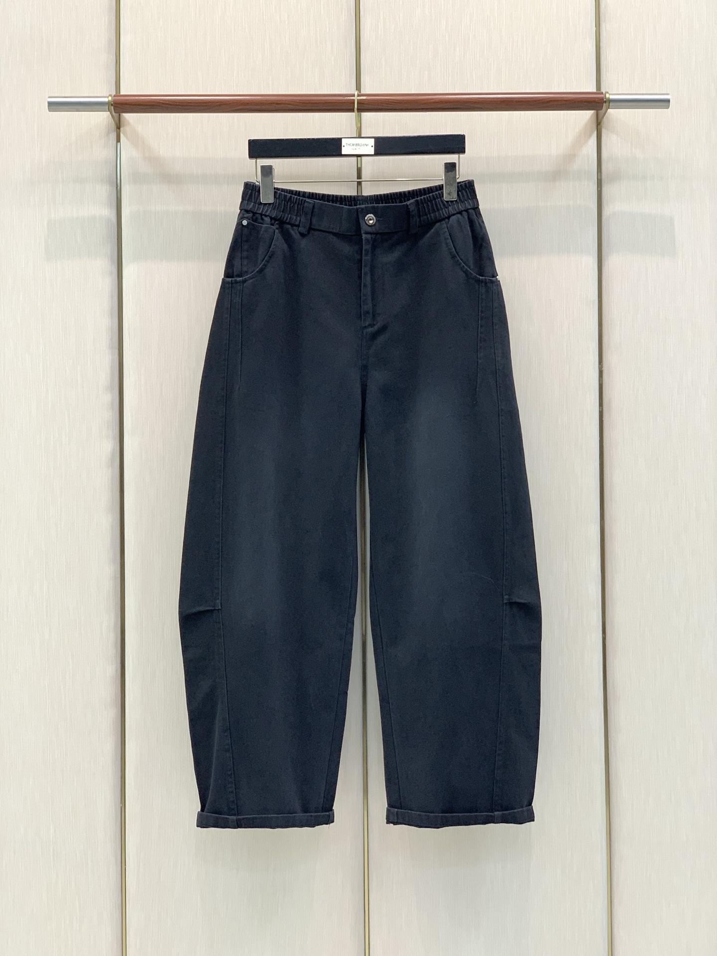 ，Balenciaga 巴黎世家，2026秋季最新品，专柜同步有售，原单狠货，时尚休闲裤，进口原版面料，舒适有弹性，顶级