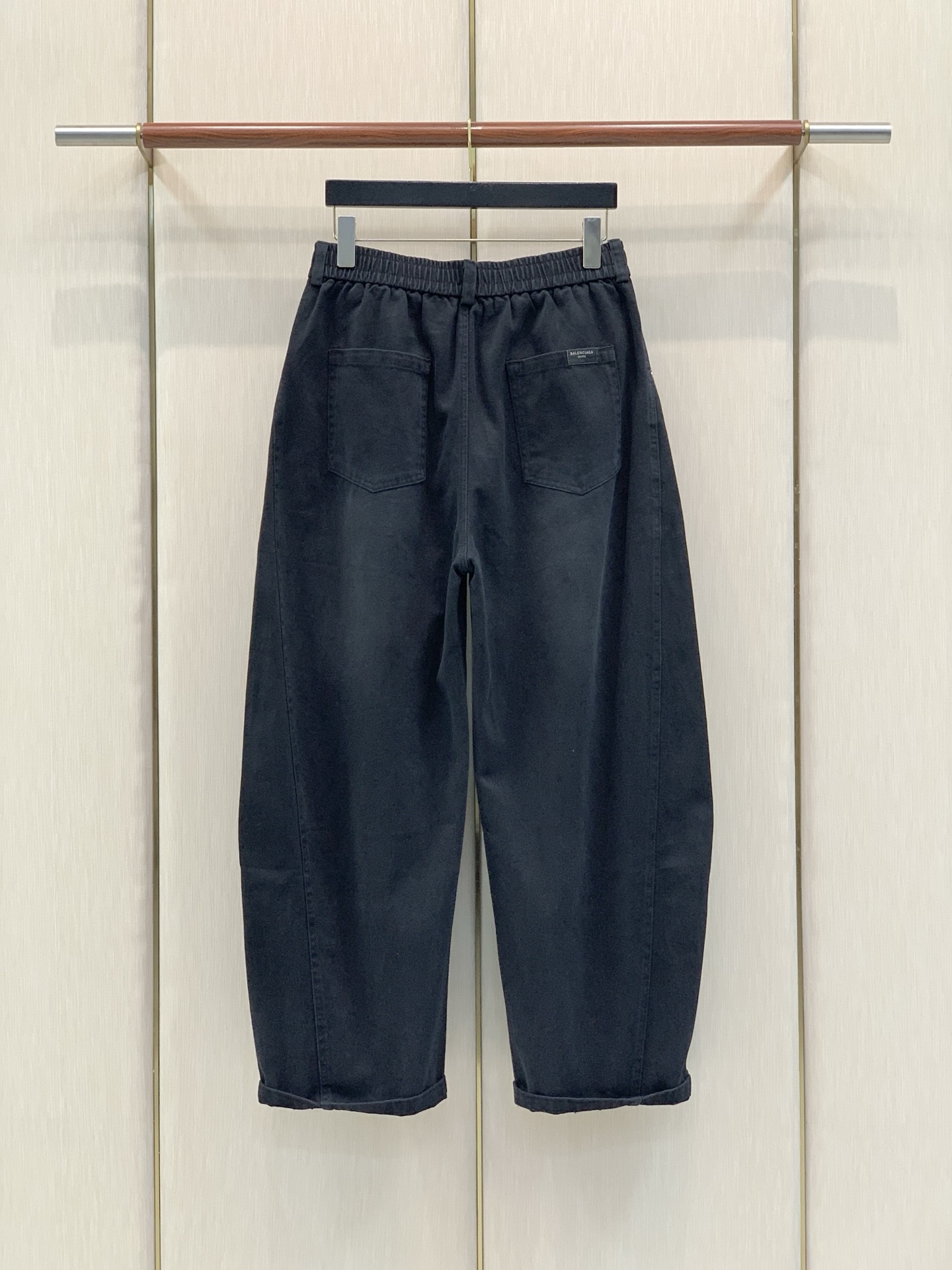 ,Balenciaga 巴黎世家,2026秋季最新品,专柜同步有售,原单狠货,时尚休闲裤,进口原版面料,舒适有弹性,顶级 ,Balenciaga 巴黎世家,2026秋季最新品,专柜同步有售,原单狠货,时尚休闲裤,进口原版面料,舒适有弹性,顶级