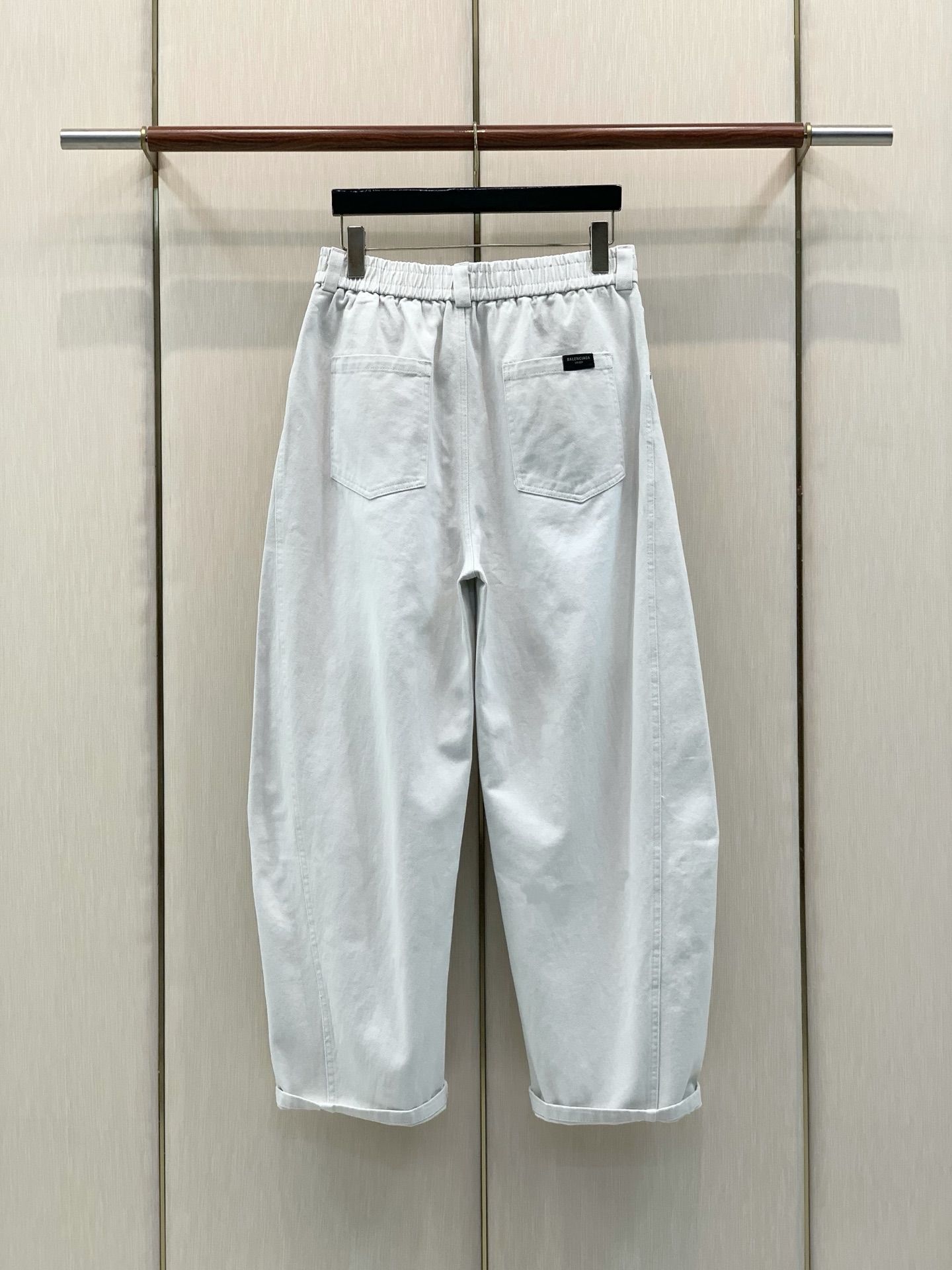 ,Balenciaga 巴黎世家,2026秋季最新品,专柜同步有售,原单狠货,时尚休闲裤,进口原版面料,舒适有弹性,顶级 ,Balenciaga 巴黎世家,2026秋季最新品,专柜同步有售,原单狠货,时尚休闲裤,进口原版面料,舒适有弹性,顶级