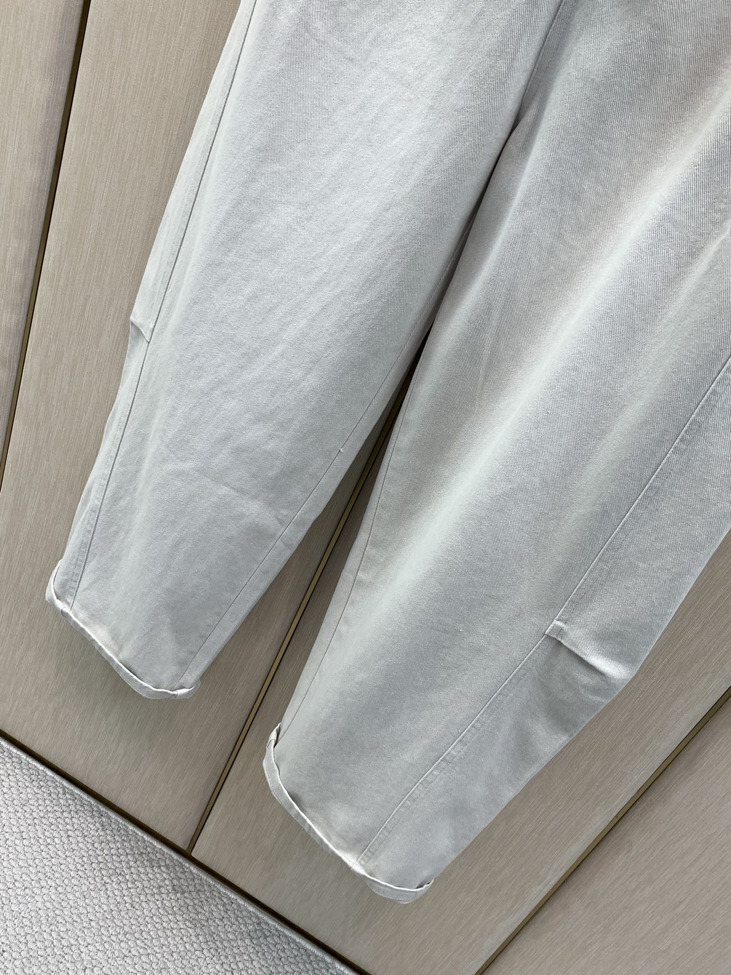 ,Balenciaga 巴黎世家,2026秋季最新品,专柜同步有售,原单狠货,时尚休闲裤,进口原版面料,舒适有弹性,顶级 ,Balenciaga 巴黎世家,2026秋季最新品,专柜同步有售,原单狠货,时尚休闲裤,进口原版面料,舒适有弹性,顶级