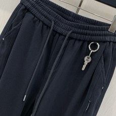 ,Balenciaga 巴黎世家,2026冬季最新品,专柜同步有售,原单狠货,时尚+绒休闲裤,进口原版面料,舒适有弹性, ,Balenciaga 巴黎世家,2026冬季最新品,专柜同步有售,原单狠货,时尚+绒休闲裤,进口原版面料,舒适有弹性,