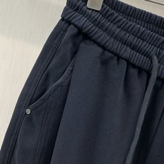 ,Balenciaga 巴黎世家,2026冬季最新品,专柜同步有售,原单狠货,时尚+绒休闲裤,进口原版面料,舒适有弹性, ,Balenciaga 巴黎世家,2026冬季最新品,专柜同步有售,原单狠货,时尚+绒休闲裤,进口原版面料,舒适有弹性,