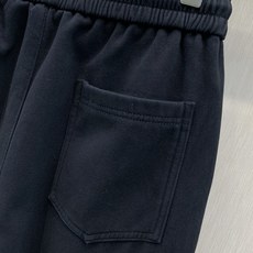 ,Balenciaga 巴黎世家,2026冬季最新品,专柜同步有售,原单狠货,时尚+绒休闲裤,进口原版面料,舒适有弹性, ,Balenciaga 巴黎世家,2026冬季最新品,专柜同步有售,原单狠货,时尚+绒休闲裤,进口原版面料,舒适有弹性,