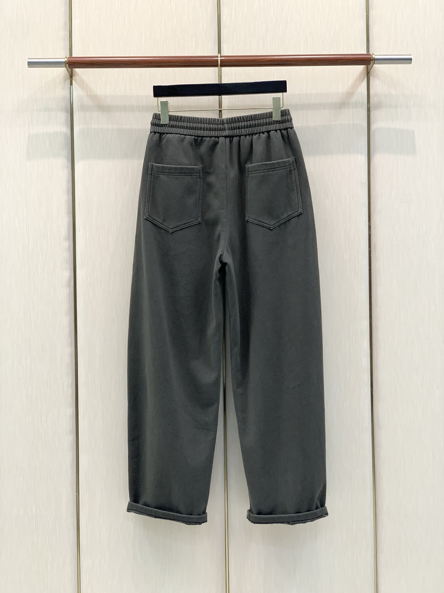 ,Balenciaga 巴黎世家,2026冬季最新品,专柜同步有售,原单狠货,时尚+绒休闲裤,进口原版面料,舒适有弹性, ,Balenciaga 巴黎世家,2026冬季最新品,专柜同步有售,原单狠货,时尚+绒休闲裤,进口原版面料,舒适有弹性,