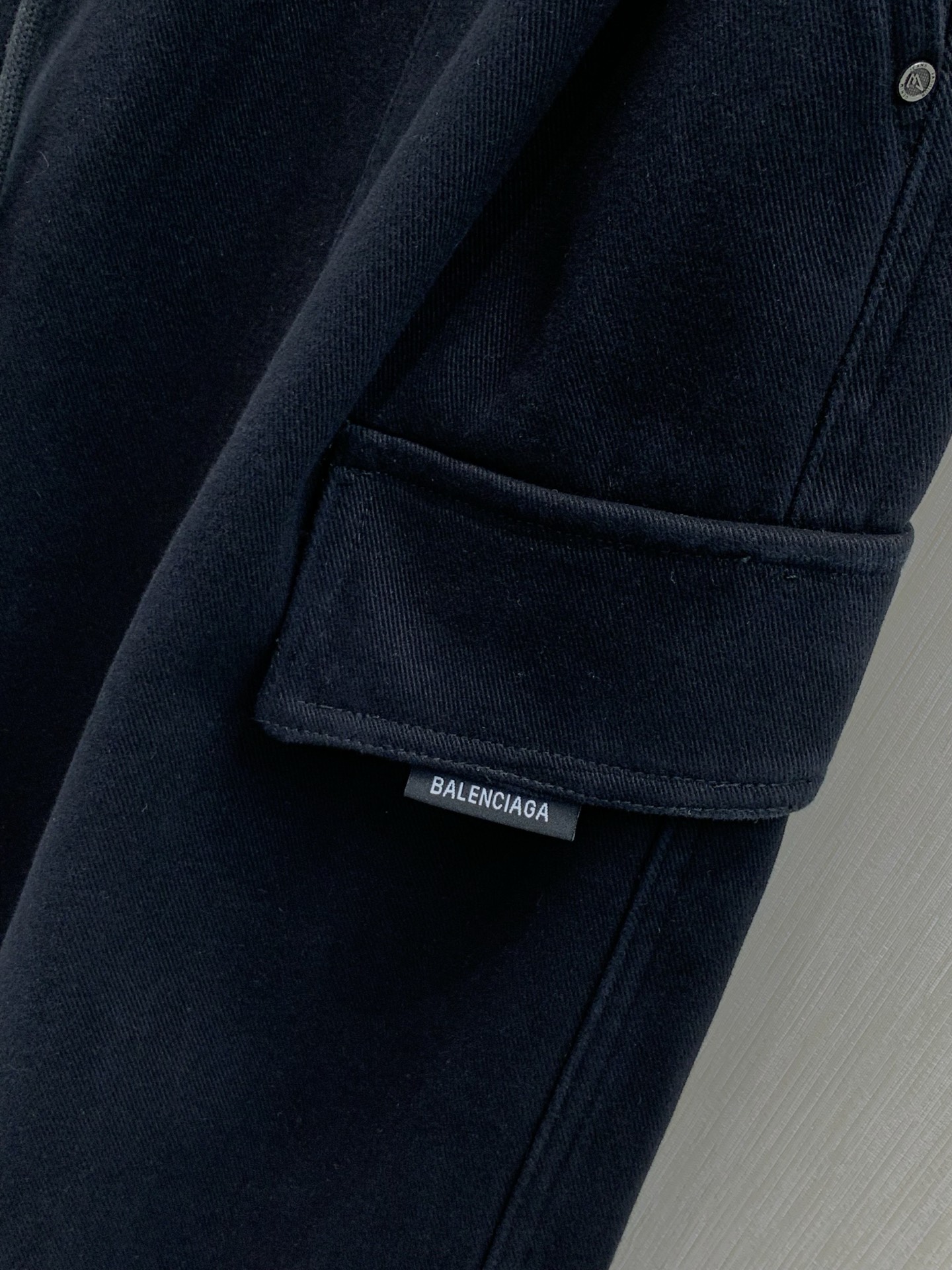 ,Balenciaga 巴黎世家,2026冬季最新品,专柜同步有售,原单狠货,时尚+绒休闲裤,进口原版面料,舒适有弹性, ,Balenciaga 巴黎世家,2026冬季最新品,专柜同步有售,原单狠货,时尚+绒休闲裤,进口原版面料,舒适有弹性,