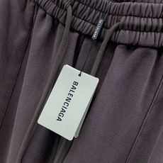 ,Balenciaga 巴黎世家,2026冬季最新品,专柜同步有售,原单狠货,时尚+绒休闲裤,进口原版面料,舒适有弹性, ,Balenciaga 巴黎世家,2026冬季最新品,专柜同步有售,原单狠货,时尚+绒休闲裤,进口原版面料,舒适有弹性,