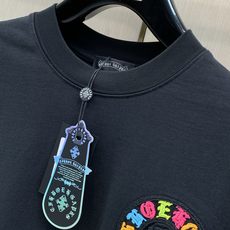 ,Chrome Hearts 克罗心,2026早秋新品,专柜同步有售,原单狠货,时尚休闲圆领长袖T恤,采用进口原版面料, ,Chrome Hearts 克罗心,2026早秋新品,专柜同步有售,原单狠货,时尚休闲圆领长袖T恤,采用进口原版面料,