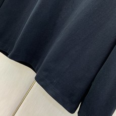 ,Maison Margiela马吉拉,2026早秋最新品,专柜同步有售,原单狠货,时尚休闲圆领长袖T恤,上身舒适!吸睛 ,Maison Margiela马吉拉,2026早秋最新品,专柜同步有售,原单狠货,时尚休闲圆领长袖T恤,上身舒适!吸睛