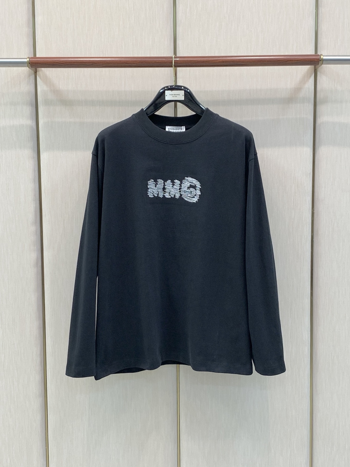 ，Maison Margiela马吉拉，2026早秋最新品，专柜同步有售，原单狠货，时尚休闲圆领长袖T恤，上身舒适！吸睛