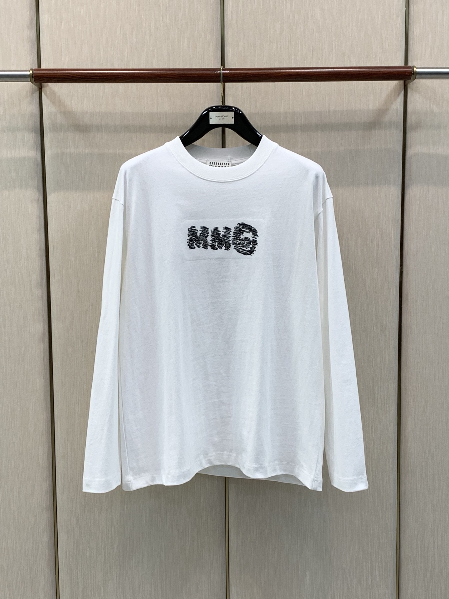，Maison Margiela马吉拉，2026早秋最新品，专柜同步有售，原单狠货，时尚休闲圆领长袖T恤，上身舒适！吸睛
