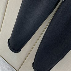 ,Loro Piana 浅咖色抽绳休闲裤 材质 羊毛混纺 时尚系列,独特设计,抽绳休闲长裤 订纱开始订染和订纺。 国 ,Loro Piana 浅咖色抽绳休闲裤 材质 羊毛混纺 时尚系列,独特设计,抽绳休闲长裤 订纱开始订染和订纺。 国