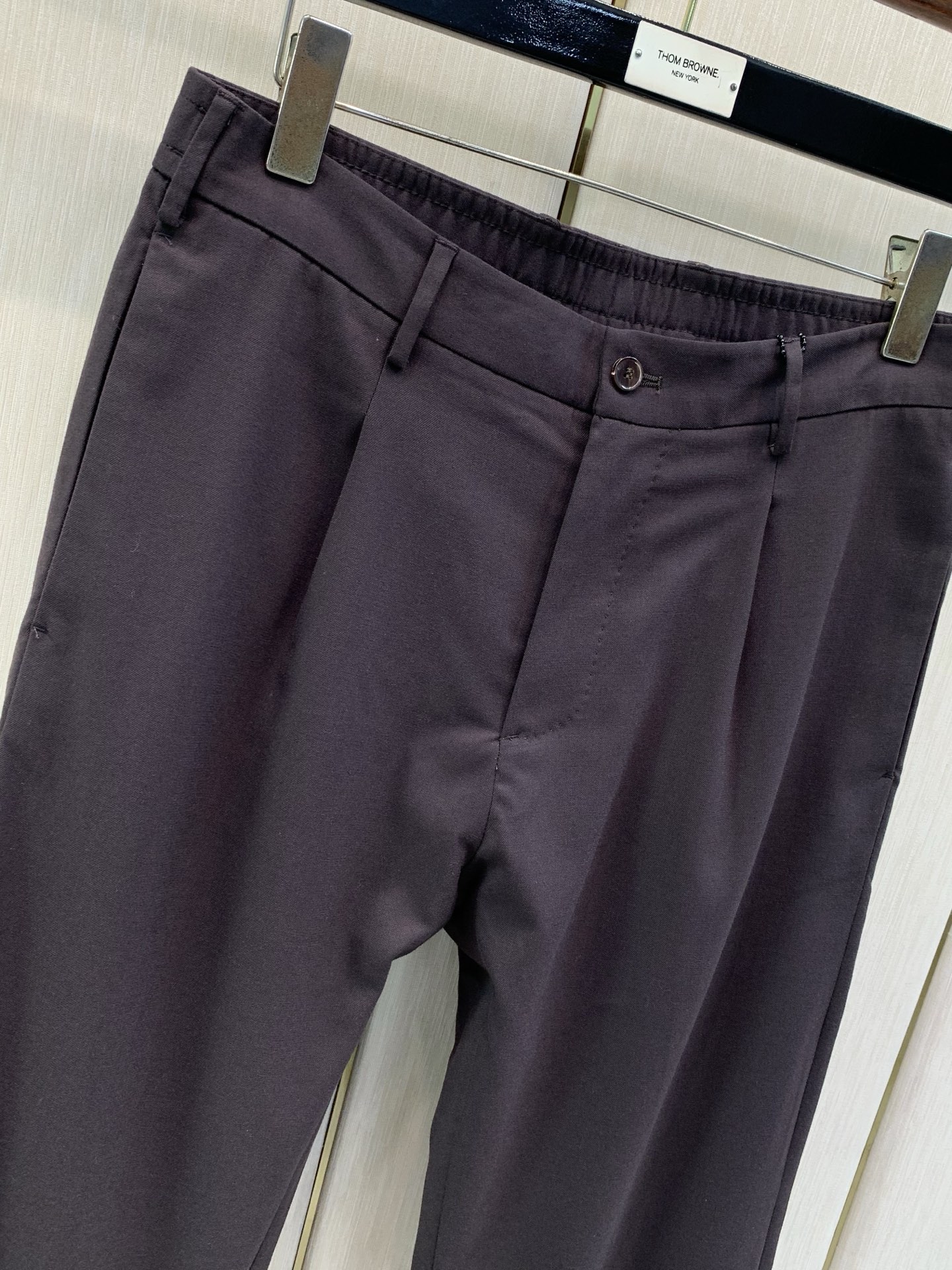 ,ZEGNA 杰尼亚 新款休闲咖啡西裤, 材质 面料:63%聚酯纤维35%粘胶 2%氨纶 这款裤子面料是一款日本研发, ,ZEGNA 杰尼亚 新款休闲咖啡西裤, 材质 面料:63%聚酯纤维35%粘胶 2%氨纶 这款裤子面料是一款日本研发,