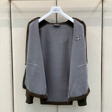 一套,Loro Piana,2026秋季新品,时尚休闲套装,采用进口原版面料,顶级刺绣🪡工艺字母图案装饰logo,原版五 一套,Loro Piana,2026秋季新品,时尚休闲套装,采用进口原版面料,顶级刺绣🪡工艺字母图案装饰logo,原版五