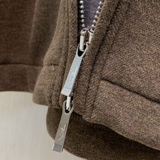 一套,Loro Piana,2026秋季新品,时尚休闲套装,采用进口原版面料,顶级刺绣🪡工艺字母图案装饰logo,原版五 一套,Loro Piana,2026秋季新品,时尚休闲套装,采用进口原版面料,顶级刺绣🪡工艺字母图案装饰logo,原版五