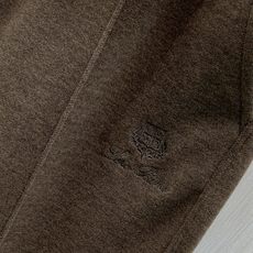 一套,Loro Piana,2026秋季新品,时尚休闲套装,采用进口原版面料,顶级刺绣🪡工艺字母图案装饰logo,原版五 一套,Loro Piana,2026秋季新品,时尚休闲套装,采用进口原版面料,顶级刺绣🪡工艺字母图案装饰logo,原版五