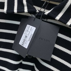 ,PRADA 普拉达,2026秋季最新品,专柜同步有售,时尚休闲翻领长袖T恤,进口原版面料,做工极为复杂,唯一可以做代购 ,PRADA 普拉达,2026秋季最新品,专柜同步有售,时尚休闲翻领长袖T恤,进口原版面料,做工极为复杂,唯一可以做代购
