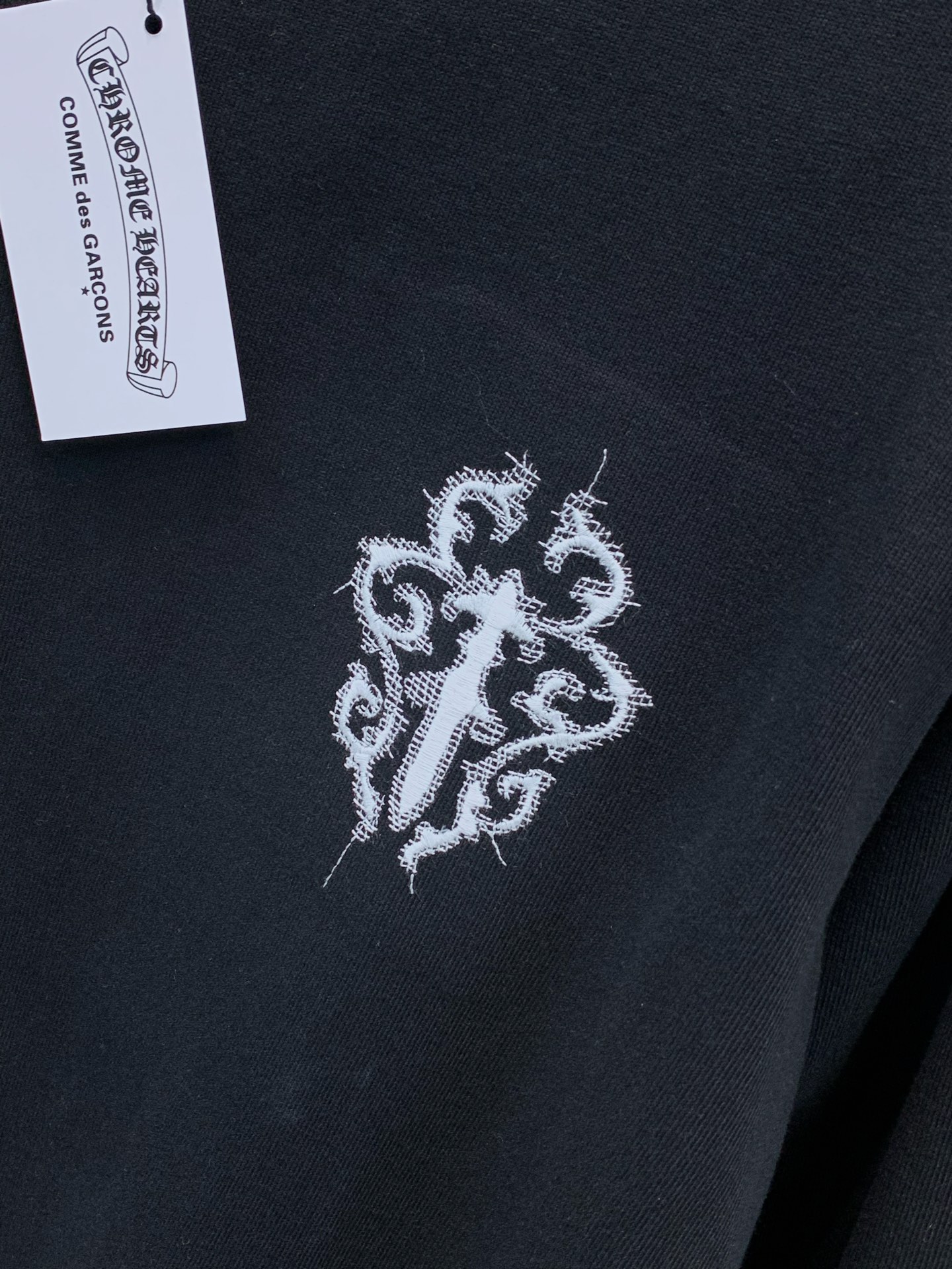 ,Chrome Hearts 克罗心,2026早秋新品,专柜同步有售,原单狠货,时尚休闲圆领长袖T恤,采用进口原版面料, ,Chrome Hearts 克罗心,2026早秋新品,专柜同步有售,原单狠货,时尚休闲圆领长袖T恤,采用进口原版面料,