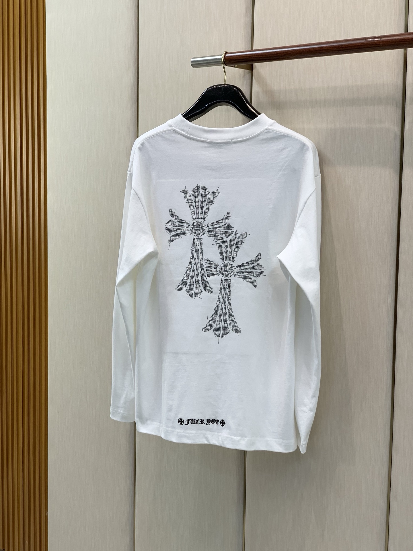,Chrome Hearts 克罗心,2026早秋新品,专柜同步有售,原单狠货,时尚休闲圆领长袖T恤,采用进口原版面料, ,Chrome Hearts 克罗心,2026早秋新品,专柜同步有售,原单狠货,时尚休闲圆领长袖T恤,采用进口原版面料,