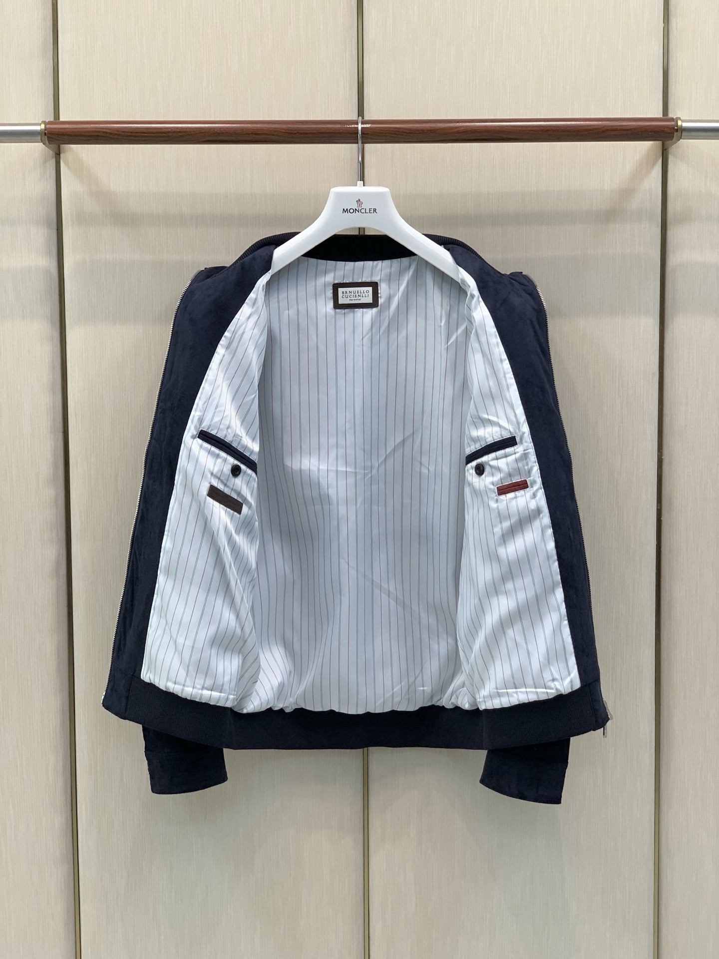，BRUNELLO CUCINELLI 意大利神狮，2026秋冬最新品，专柜同步有售，原单狠货，时尚休闲立领薄棉夹克外套