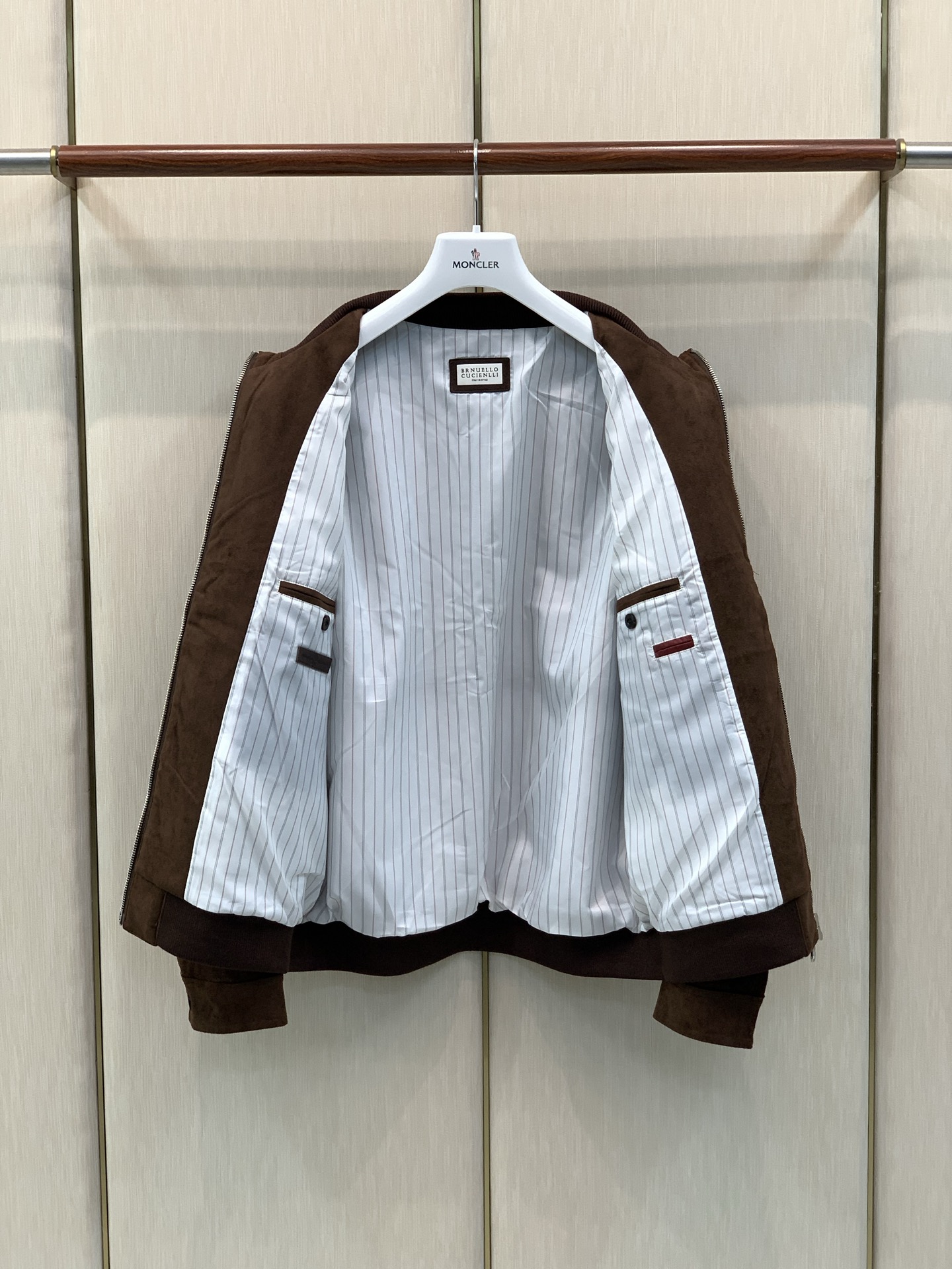 ，BRUNELLO CUCINELLI 意大利神狮，2026秋冬最新品，专柜同步有售，原单狠货，时尚休闲立领薄棉夹克外套