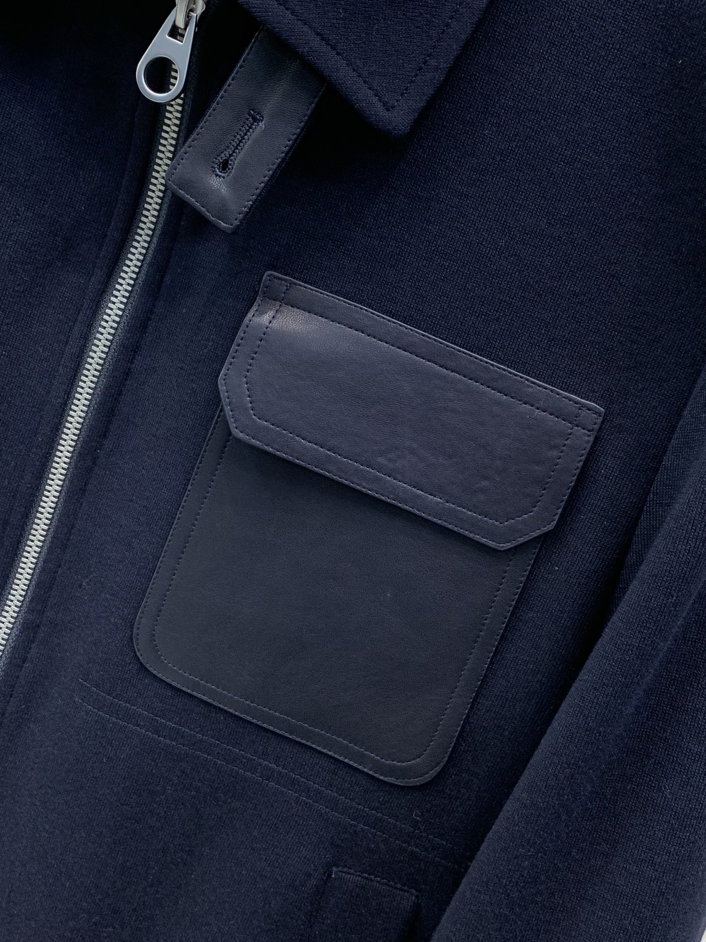 ,Ralph Lauren 拉夫劳伦,2026秋冬新品,时尚休闲翻领薄棉夹克外套,采用进口原版面料,原版五金辅料装饰,简 ,Ralph Lauren 拉夫劳伦,2026秋冬新品,时尚休闲翻领薄棉夹克外套,采用进口原版面料,原版五金辅料装饰,简