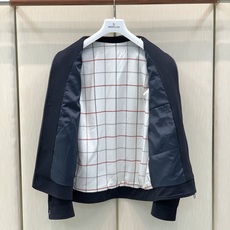 ,Ralph Lauren 拉夫劳伦,2026秋冬新品,时尚休闲翻领薄棉夹克外套,采用进口原版面料,原版五金辅料装饰,简 ,Ralph Lauren 拉夫劳伦,2026秋冬新品,时尚休闲翻领薄棉夹克外套,采用进口原版面料,原版五金辅料装饰,简