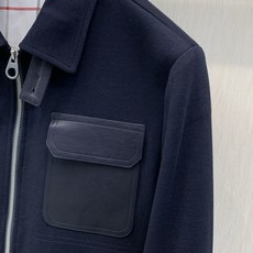 ,Ralph Lauren 拉夫劳伦,2026秋冬新品,时尚休闲翻领薄棉夹克外套,采用进口原版面料,原版五金辅料装饰,简 ,Ralph Lauren 拉夫劳伦,2026秋冬新品,时尚休闲翻领薄棉夹克外套,采用进口原版面料,原版五金辅料装饰,简