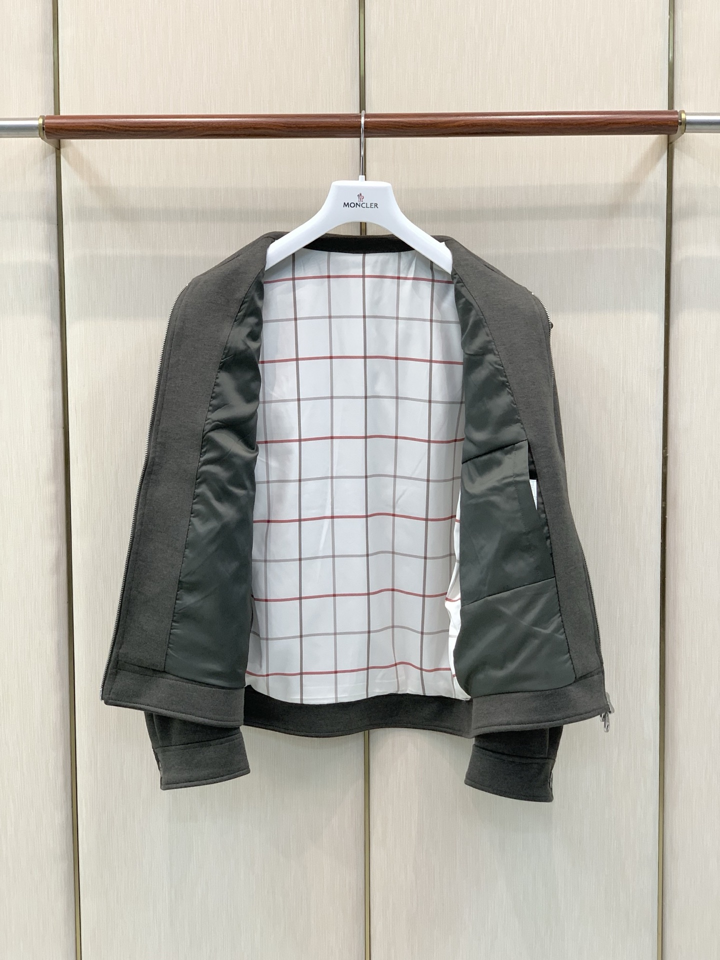 ,Ralph Lauren 拉夫劳伦,2026秋冬新品,时尚休闲翻领薄棉夹克外套,采用进口原版面料,原版五金辅料装饰,简 ,Ralph Lauren 拉夫劳伦,2026秋冬新品,时尚休闲翻领薄棉夹克外套,采用进口原版面料,原版五金辅料装饰,简