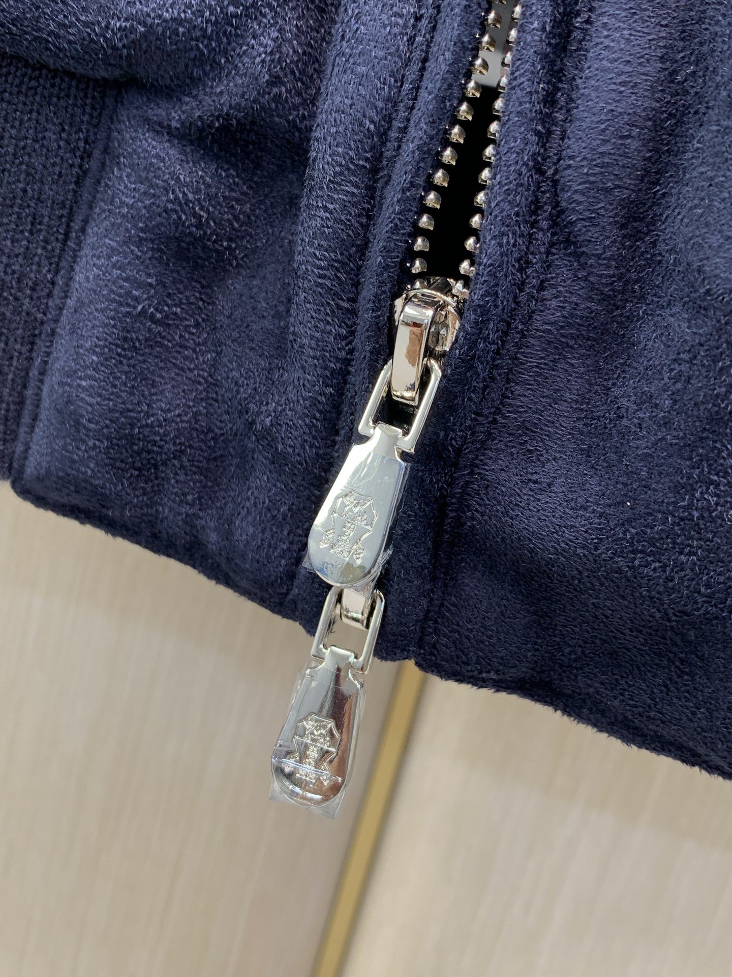 ，BRUNELLO CUCINELLI 意大利神狮，2026秋冬最新品，专柜同步有售，原单狠货，时尚休闲立领薄棉马甲，采