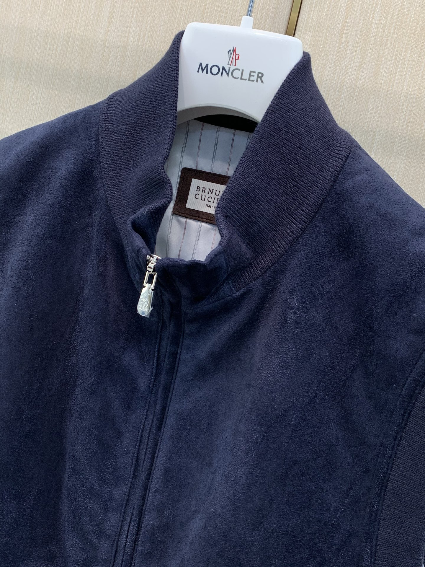 ，BRUNELLO CUCINELLI 意大利神狮，2026秋冬最新品，专柜同步有售，原单狠货，时尚休闲立领薄棉马甲，采