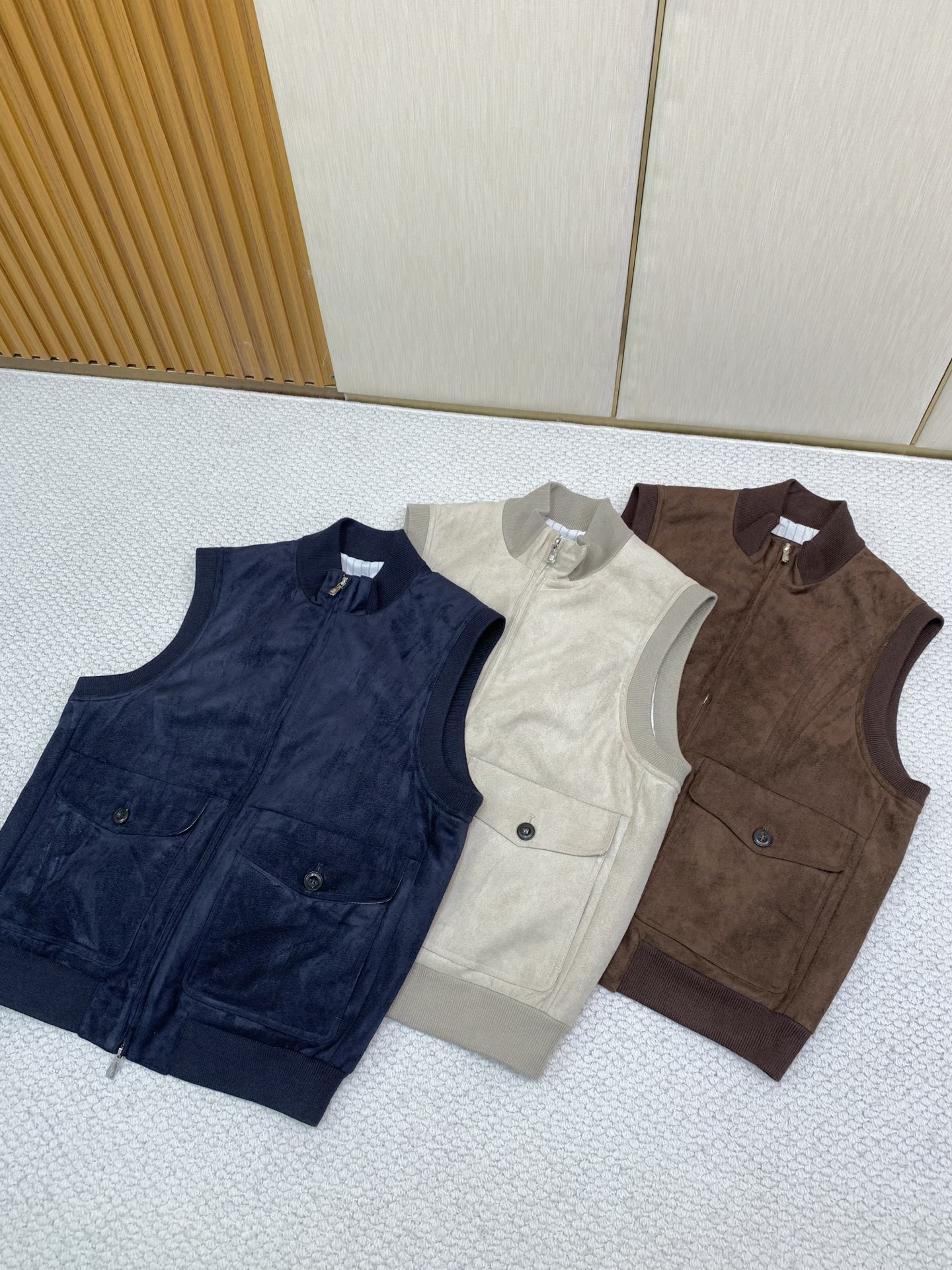 ，BRUNELLO CUCINELLI 意大利神狮，2026秋冬最新品，专柜同步有售，原单狠货，时尚休闲立领薄棉马甲，采