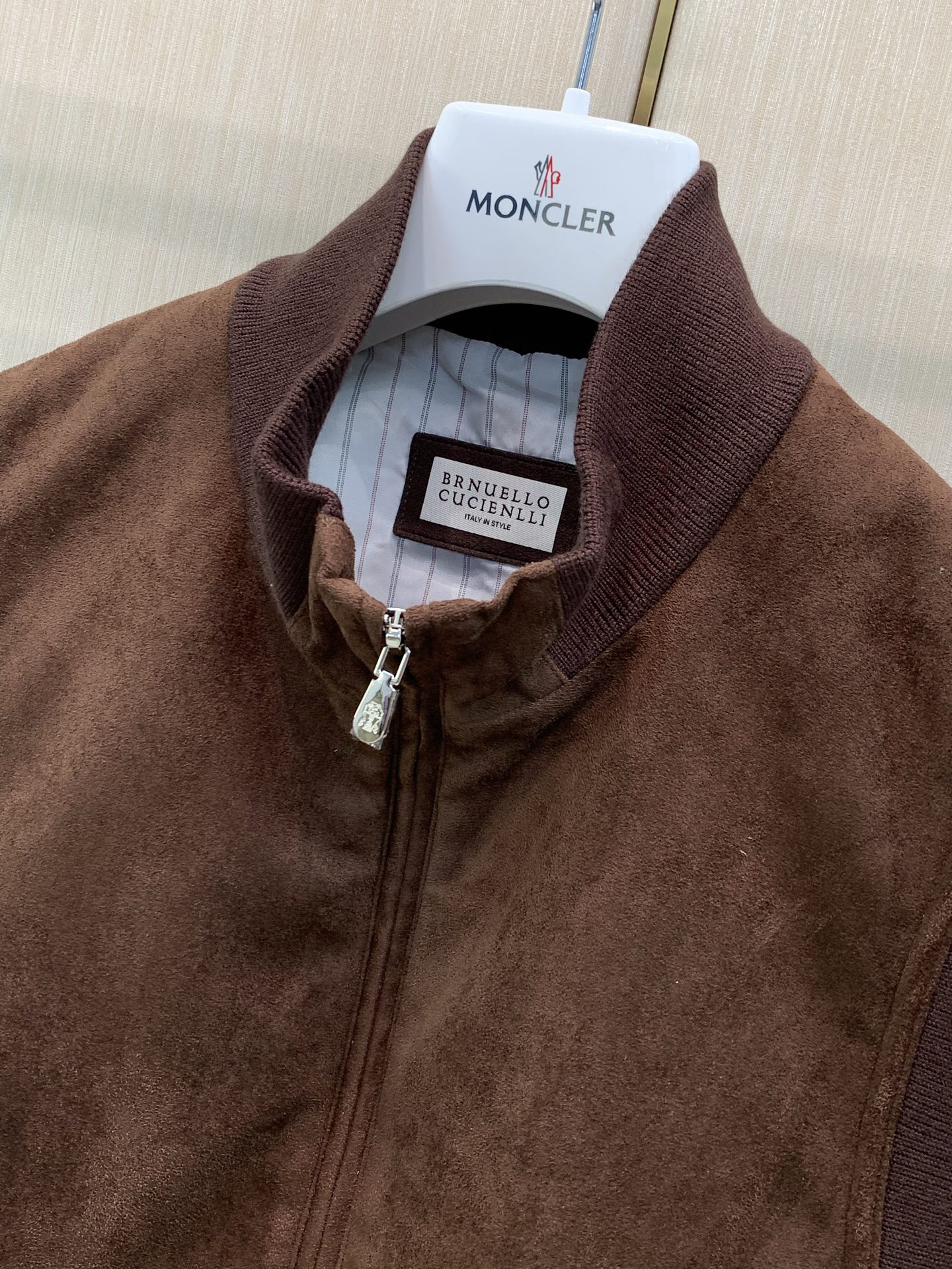 ，BRUNELLO CUCINELLI 意大利神狮，2026秋冬最新品，专柜同步有售，原单狠货，时尚休闲立领薄棉马甲，采