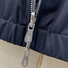 ,BRUNELLO CUCINELLI 意大利神狮,2026秋季最新品,专柜同步有售,原单狠货,时尚休闲两面穿连帽夹克外 ,BRUNELLO CUCINELLI 意大利神狮,2026秋季最新品,专柜同步有售,原单狠货,时尚休闲两面穿连帽夹克外
