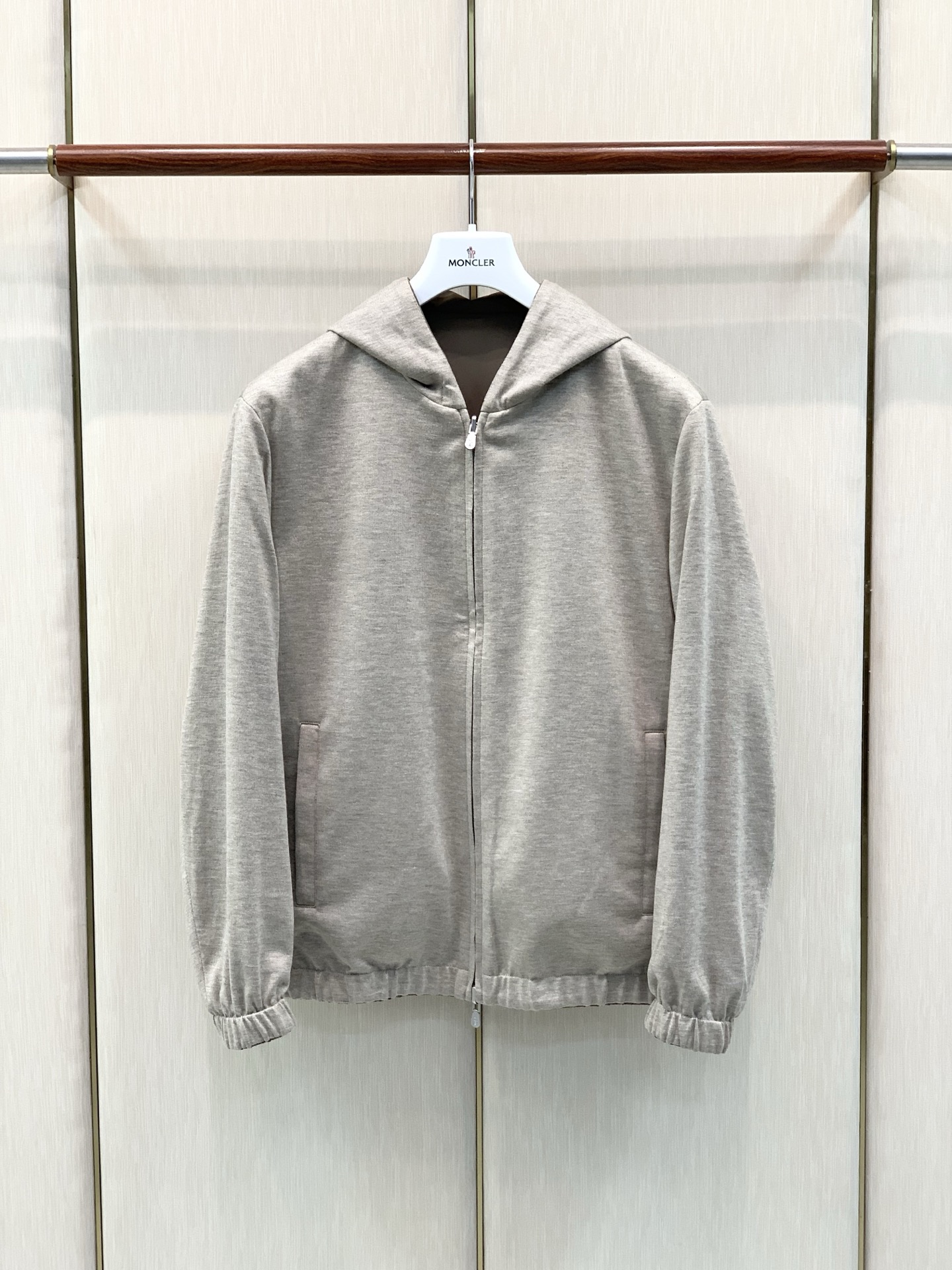 ，BRUNELLO CUCINELLI 意大利神狮，2026秋季最新品，专柜同步有售，原单狠货，时尚休闲两面穿连帽夹克外