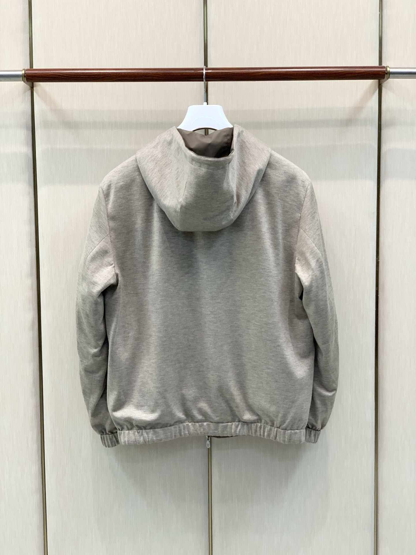 ，BRUNELLO CUCINELLI 意大利神狮，2026秋季最新品，专柜同步有售，原单狠货，时尚休闲两面穿连帽夹克外