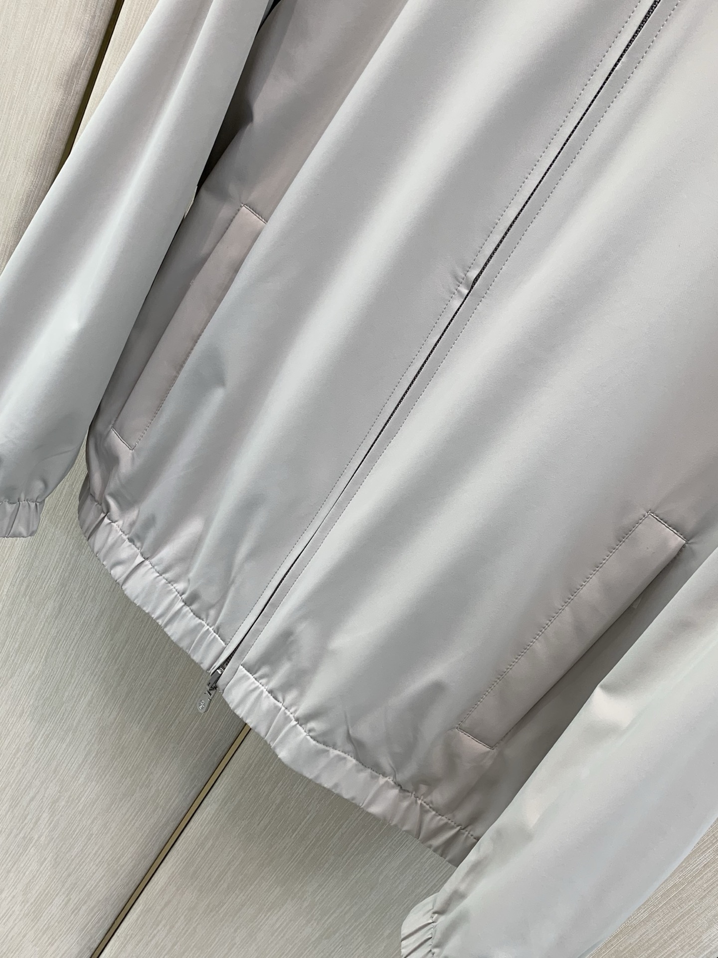 ，BRUNELLO CUCINELLI 意大利神狮，2026秋季最新品，专柜同步有售，原单狠货，时尚休闲两面穿连帽夹克外