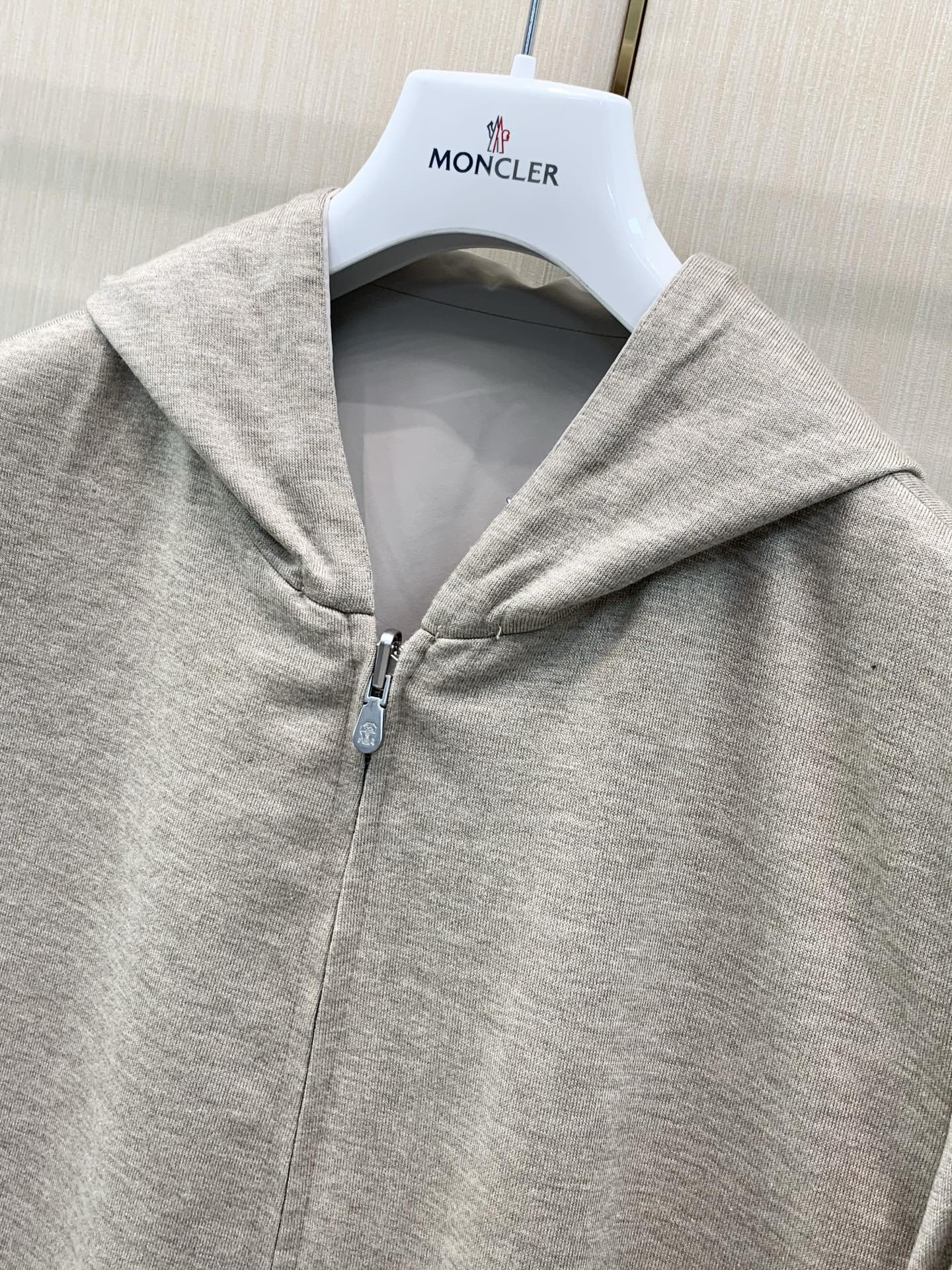 ，BRUNELLO CUCINELLI 意大利神狮，2026秋季最新品，专柜同步有售，原单狠货，时尚休闲两面穿连帽夹克外