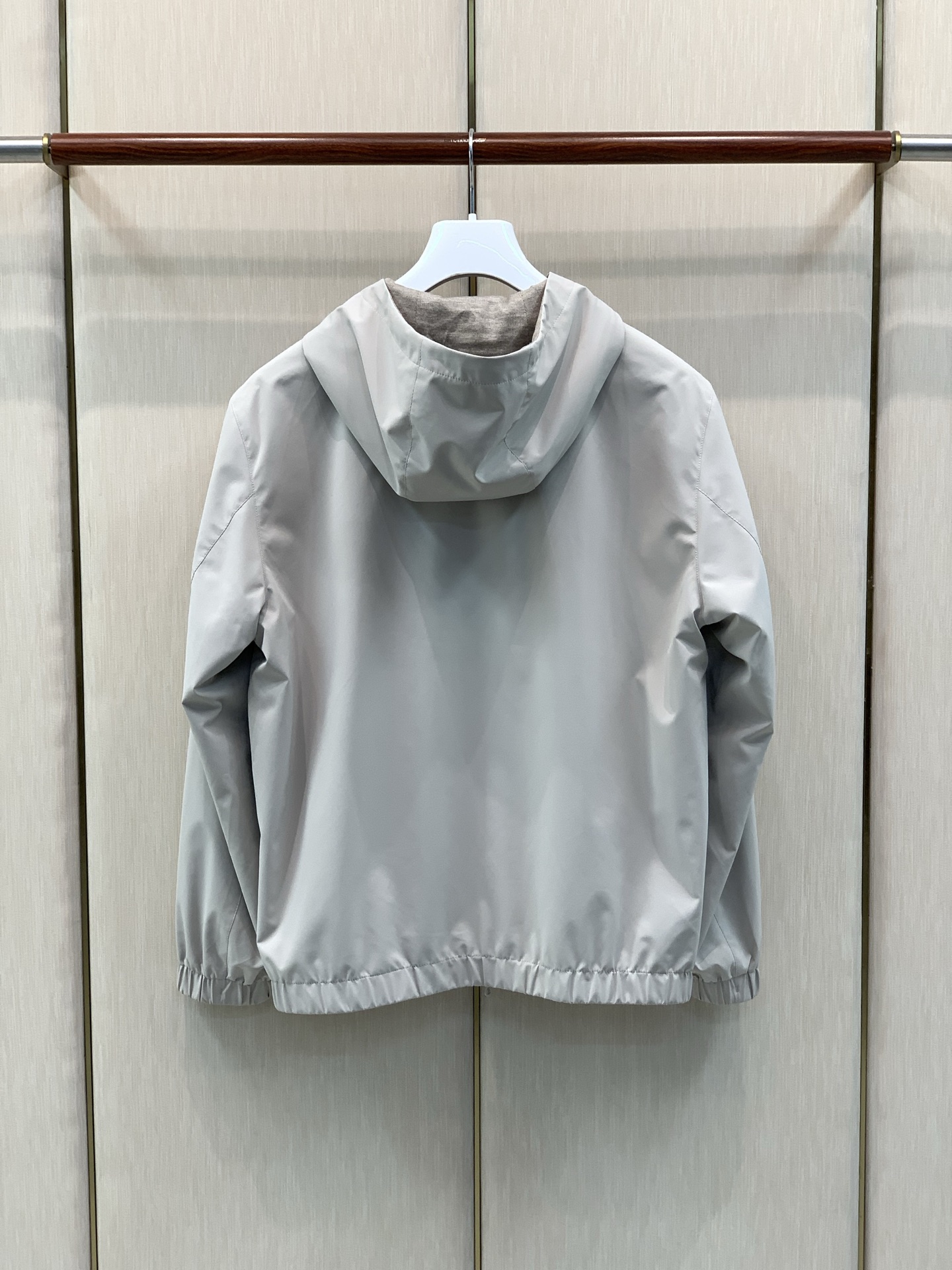 ，BRUNELLO CUCINELLI 意大利神狮，2026秋季最新品，专柜同步有售，原单狠货，时尚休闲两面穿连帽夹克外