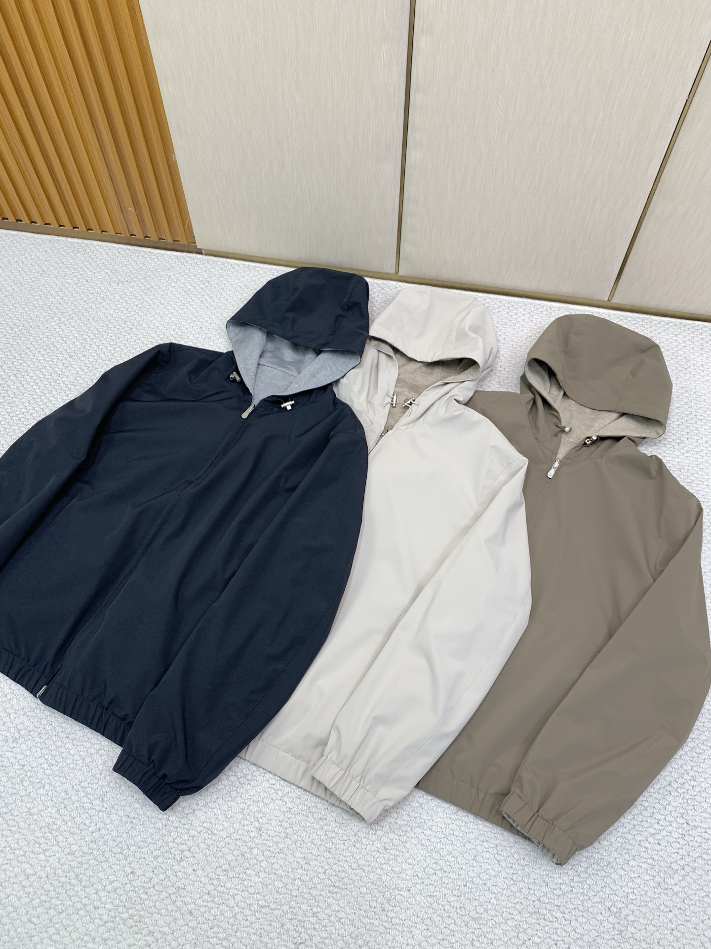 ，BRUNELLO CUCINELLI 意大利神狮，2026秋季最新品，专柜同步有售，原单狠货，时尚休闲两面穿连帽夹克外