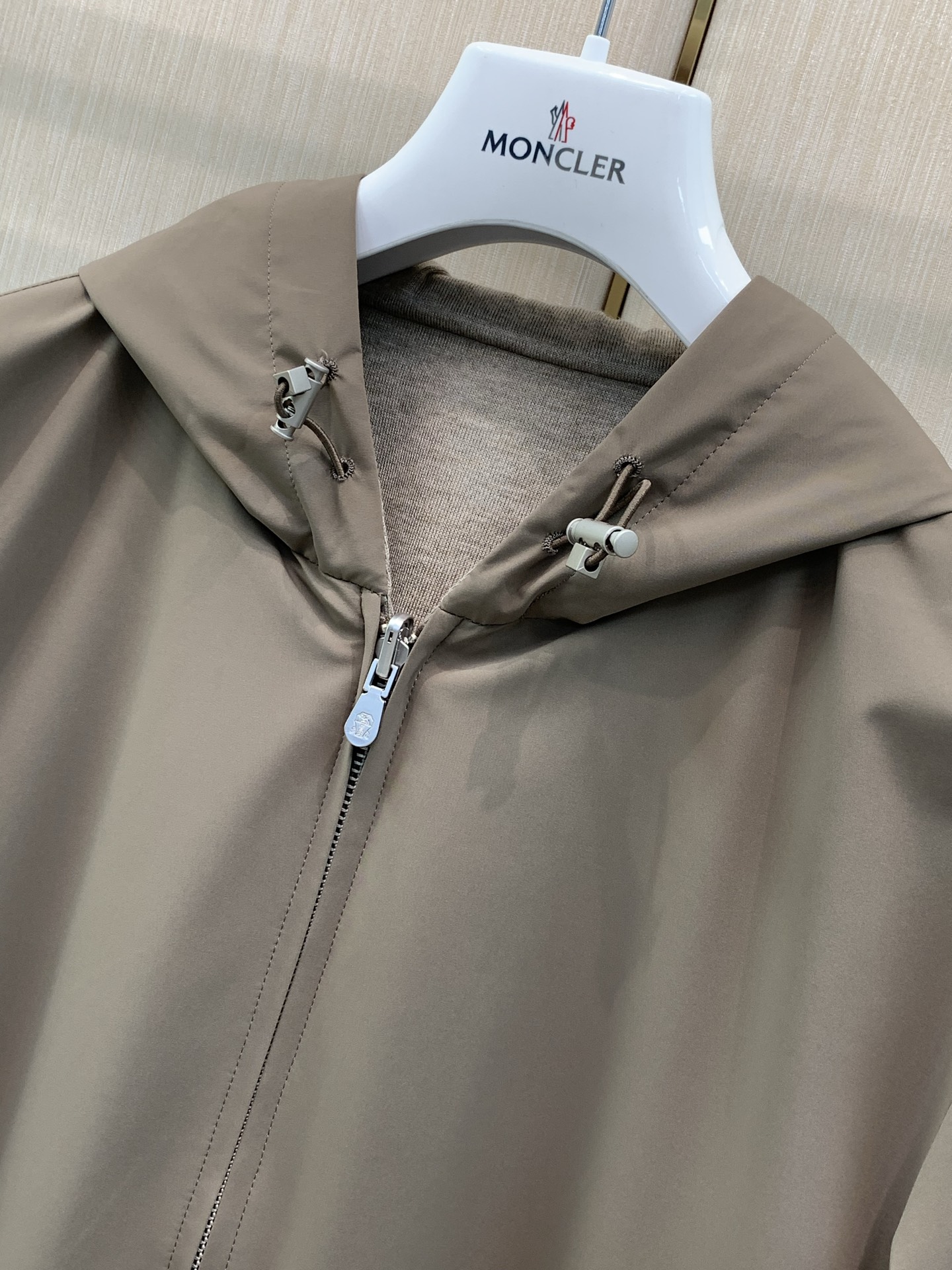 ，BRUNELLO CUCINELLI 意大利神狮，2026秋季最新品，专柜同步有售，原单狠货，时尚休闲两面穿连帽夹克外