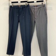 ,Zegna 黑色松紧运动休闲裤 材质 羊毛混纺 时尚系列,独特设计,抽绳休闲长裤 订纱开始订染和订纺。 国内某大厂出 ,Zegna 黑色松紧运动休闲裤 材质 羊毛混纺 时尚系列,独特设计,抽绳休闲长裤 订纱开始订染和订纺。 国内某大厂出