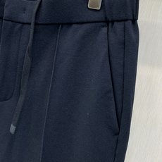 ,Zegna 黑色松紧运动休闲裤 材质 羊毛混纺 时尚系列,独特设计,抽绳休闲长裤 订纱开始订染和订纺。 国内某大厂出 ,Zegna 黑色松紧运动休闲裤 材质 羊毛混纺 时尚系列,独特设计,抽绳休闲长裤 订纱开始订染和订纺。 国内某大厂出