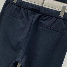 ,Zegna 黑色松紧运动休闲裤 材质 羊毛混纺 时尚系列,独特设计,抽绳休闲长裤 订纱开始订染和订纺。 国内某大厂出 ,Zegna 黑色松紧运动休闲裤 材质 羊毛混纺 时尚系列,独特设计,抽绳休闲长裤 订纱开始订染和订纺。 国内某大厂出