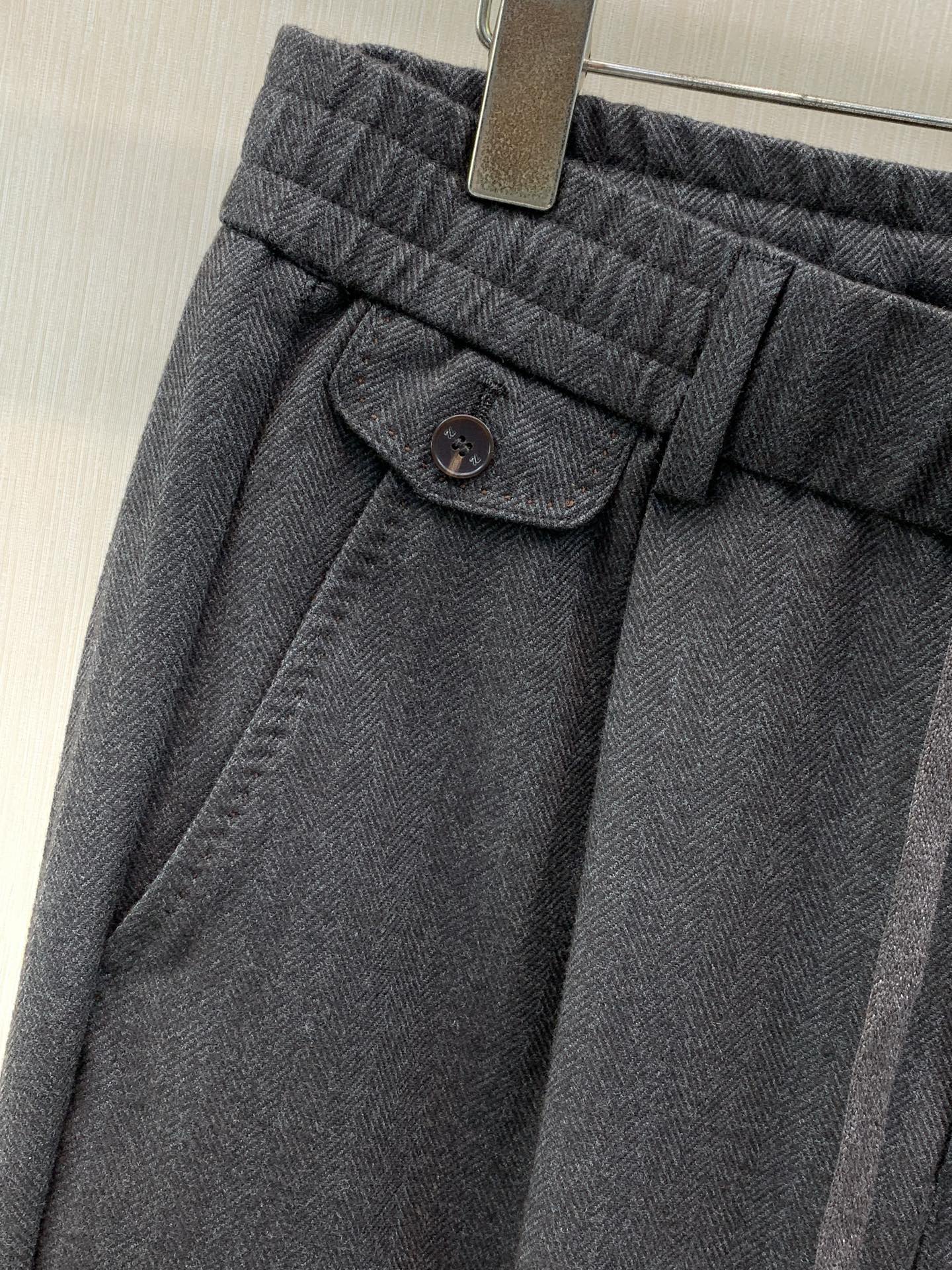 ,Zegna 松紧休闲裤 材质 羊毛混纺 时尚系列,独特设计,抽绳休闲长裤 订纱开始订染和订纺。 国内某大厂出口日本 ,Zegna 松紧休闲裤 材质 羊毛混纺 时尚系列,独特设计,抽绳休闲长裤 订纱开始订染和订纺。 国内某大厂出口日本