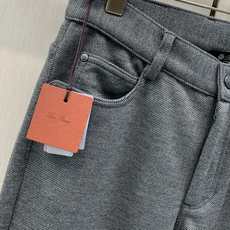 ,Loro Piana 咖啡色 休闲裤 材质 羊毛混纺 时尚系列,独特设计,休闲长裤 订纱开始订染和订纺。 国内某大 ,Loro Piana 咖啡色 休闲裤 材质 羊毛混纺 时尚系列,独特设计,休闲长裤 订纱开始订染和订纺。 国内某大